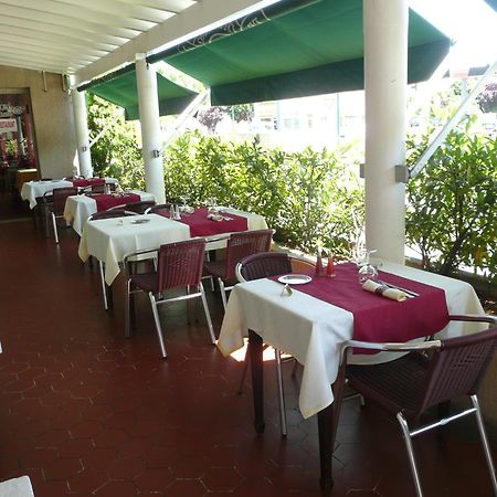 Logis Hotel Restaurant Du Lion D'Argent Et Des Tanneries La Châtre Exterior foto